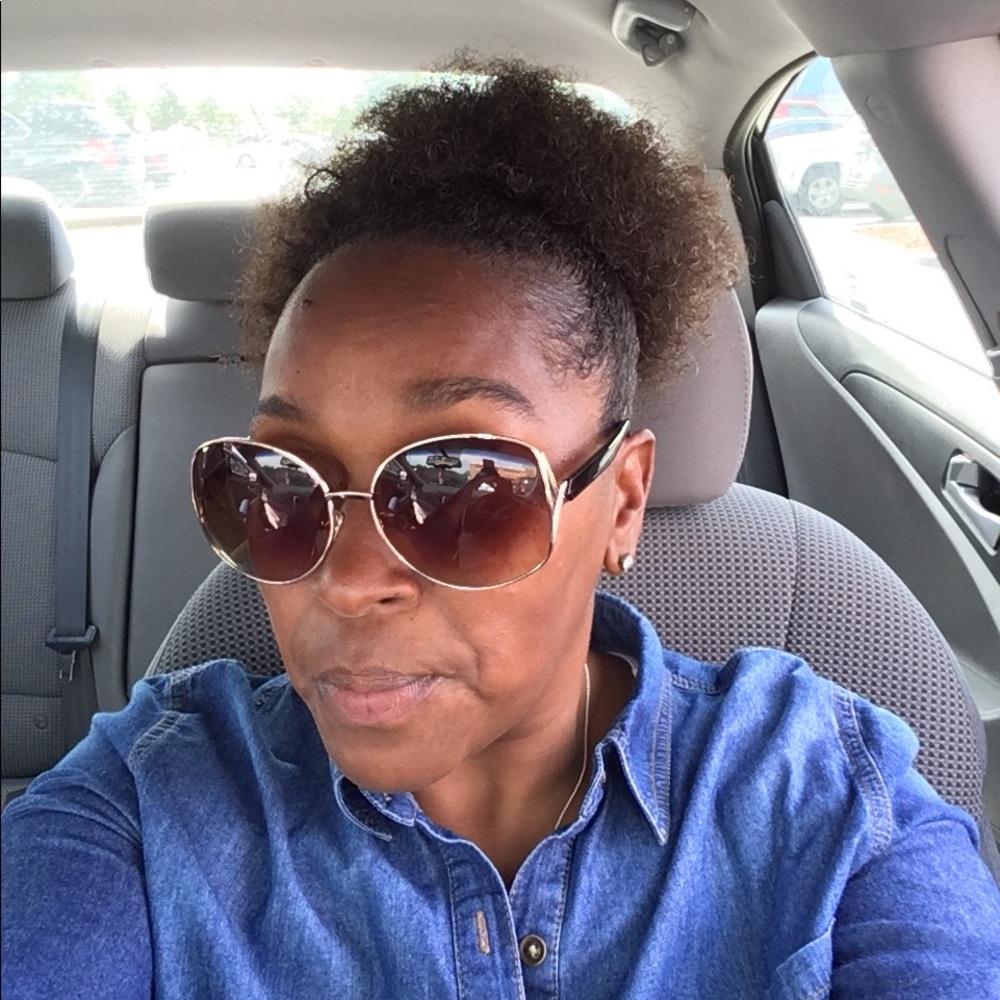 Meet your Posher, Carvetta